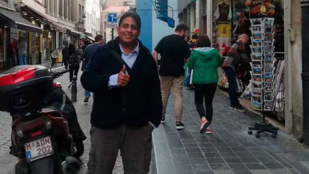 El comunicador se desempeñó como periodista durante 20 años en distintos medios de Ecuador.