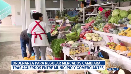 El alcalde de Quito, Pabel Muñoz, anunció que la ordenanza para regular los mercados de la capital será modificada tras las mesas de trabajo con los comerciantes, cuya principal preocupación eran los años de adjudicación.
Un reportaje de Brigette Mancheno
