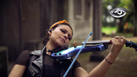 Con técnica impecable y energía arrolladora, Martha Psyko reinventa el violín en cada escenario. Fusiona géneros, rompe esquemas y conquista audiencias desde América hasta Medio Oriente. Su talento la posiciona como una de las violinistas latinas más influyentes en redes.