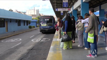 Desde el 1 de septiembre se activarán los expresos escolares para garantizar que los estudiantes lleguen a tiempo a sus unidades educativas. Las rutas funcionarán entre las 06:05 y 06:30.

Un reportaje de Mishel Villacís