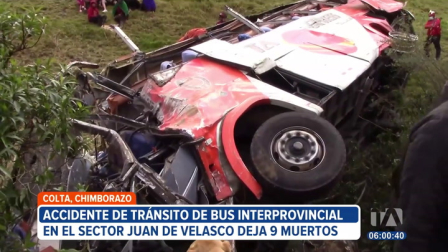 Nueve personas fallecieron y 12 resultaron heridas en el volcamiento de un bus en Chimborazo. El exceso de velocidad sería la causa del siniestro.

Un reportaje de Mercedes Chávez