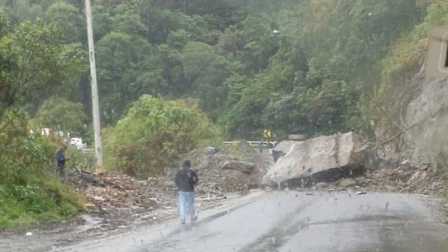 El cierre vial en el tramo Baeza - Papallacta este martes 2 de septiembre del 2025.