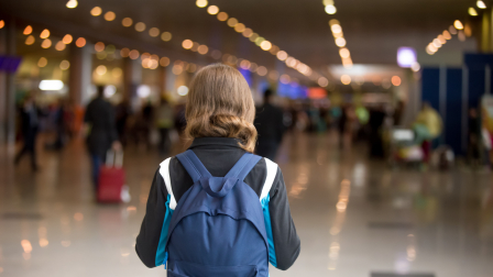 Los padres o tutores deben seguir otro proceso para sacar del país a niños y adolescentes