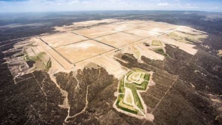 Imagen aérea de los terrenos de la fallida Refinería de Pacífico, en Manabí.