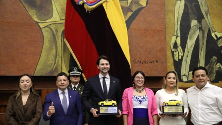 En la sesión 036 del pleno de la Asamblea Nacional se declaró el 10 de septiembre de cada  año como El Día Nacional del Taxista Ecuatoriano. El presidente de la Asamblea, Niels Olsen, junto a dirigentes gremiales