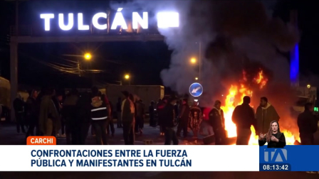 Las protestas del transporte pesado en Carchi dejaron seis personas detenidas y enfrentamientos con la fuerza pública. Los manifestantes mantienen el bloqueo de las vías en tres cantones de esa provincia.

Un reportaje de Jairo Jácome