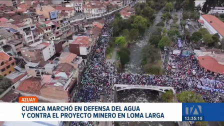 En medio del estado de excepción decretado por el Gobierno Nacional, se desarrolló en Cuenca la marcha en defensa del agua. Una multitud salió a las calles para rechazar el proyecto minero en Loma Larga.

Un reportaje de Brigette Mancheno