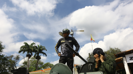 Ciudadanos participan en ejercicios militares en Venezuela.