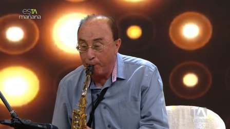 Larry nos cuenta en el programa cómo fue su transición de la cumbia al jazz y además nos comenta sus inicios como músico.