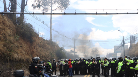 Incidentes entre manifestantes que apoyan al paro convocado por la Conaie en  el sector de la Y de Tabacundo.