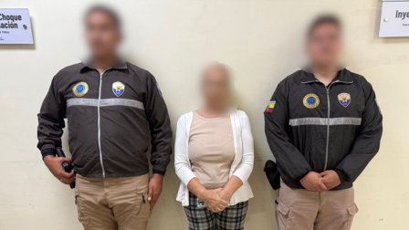 La mujer es investigada en su país por fraude bancario.