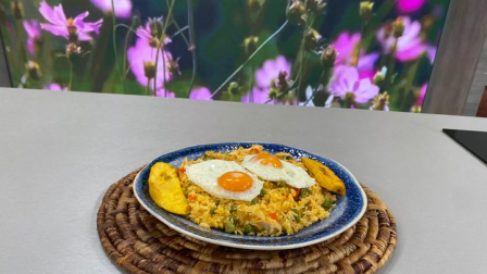 Este lunes 29 de septiembre del 2025 preparamos arroz con pollo, junto al chef Felipe Campana.