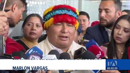 La Conaie solicita a la Asamblea iniciar un juicio político contra los ministros del Interior y de Defensa, por presuntas vulneraciones a los derechos humanos durante el paro nacional. El presidente de la organización, Marlon Vargas, asegura que hasta el momento no han tenido ningún acercamiento de diálogo con el Gobierno.

Un reportaje de Karen Haro