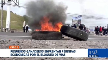 El bloqueo de vías en Rumichaca ocasiona pérdidas superiores a los 2 millones de dólares diarios en el comercio internacional. Frente a esta situación, el sector agrícola y ganadero de Carchi busca estrategias para minimizar los efectos del paro.

Un reportaje de Jairo Jácome