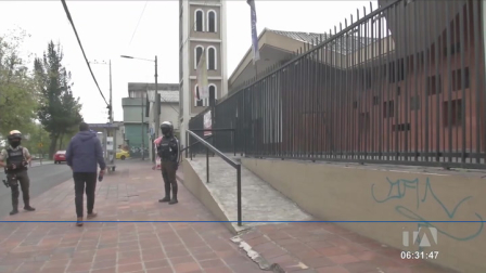 La Policía investiga un asalto violento registrado en la vivienda del párroco de la iglesia Cristo Resucitado, ubicada en el sector Promoción Familiar, al sur de Quito. Los hombres se llevaron objetos de valor y un vehículo, que horas más tarde fue recuperado en otra zona de la ciudad.

Un reportaje de Gustavo Jaramillo