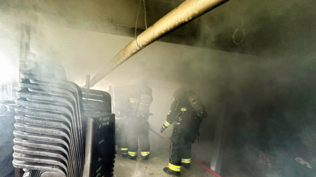 El fuego afectó una infraestructura de una Unidad Educativa en Conocoto, Quito.