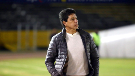 El DT Paúl Vélez fue sancionado por Conmebol.