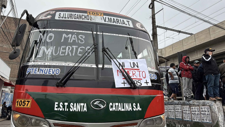 Al grito de "nos están matando", cientos de transportistas de Lima convocaron a paro por el crimen organizado.