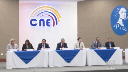 El Consejo Nacional Electoral eligió a los miembros de las juntas receptoras del voto para las elecciones de referéndum y consulta popular. A escala nacional serán más de 290.000 integrantes, mientras que en Pichincha, el 73 % corresponde a estudiantes universitarios.

Un reportaje de María Fernanda Utreras