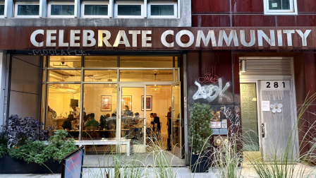 El restaurante nació como un proyecto social en una zona cercana a un proyecto de vivienda social en Nueva York.