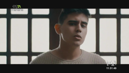 El cantante ecuatoriano Jake Solms nos muestra cómo mezcla ritmos de los 80 con sonidos modernos para crear un estilo único y auténtico.