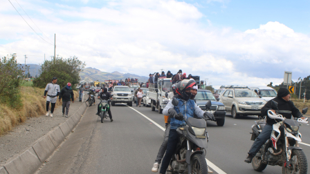 El Movimiento Indígena ha intentado cerrar la Panamericana E35, pero la intervención del Ejército ha impedido estos cierres.