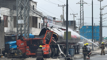 Una persona resultó herida tras la explosión de un tanquero en la vía Durán - Tambo