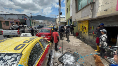 Durante operativos de control en lavadoras del sur de Quito se hallaron conexiones de agua irregulares