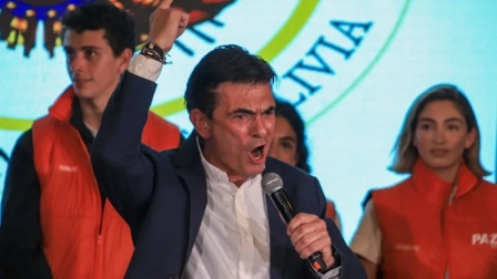 El centrista Rodrigo Paz Pereira, presidente electo de Bolivia, en un discurso el 19 de octubre de 2025.