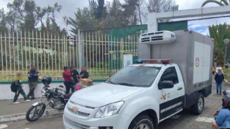 Las unidades de investigación de la Policía Nacional llegaron a la Unidad Educativa.