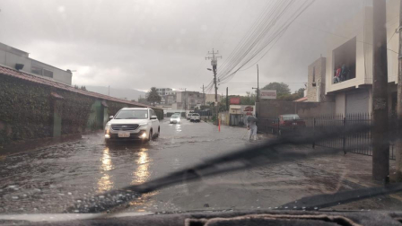 Las lluvias en Quito han provocado emergencias por deslaves en el norte de la ciudad.