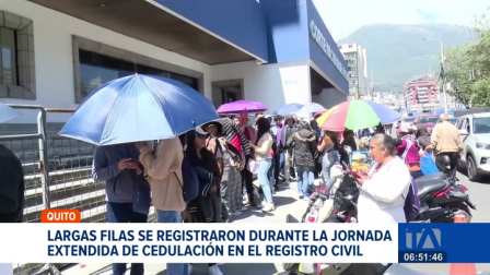 Largas filas se registraron el sábado 25 de octubre en varias agencias del Registro Civil de Quito durante la jornada extraordinaria de cedulación. Cientos de personas madrugaron para obtener su documento de identidad.
Un reportaje de Ismenia Solórzano