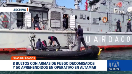 Dos embarcaciones fueron interceptadas en Galápagos con armamento de guerra y cerca de tres mil galones de combustible. La operación, que dejó 50 detenidos, contó con el apoyo de inteligencia de Estados Unidos y la coordinación de la Policía y la Armada del Ecuador.
Un reportaje de Catalina García