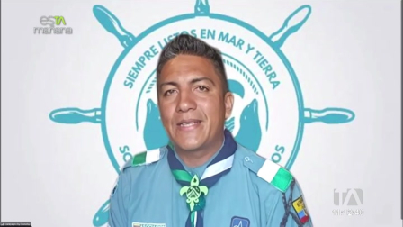 El líder scout de grupo en la Isla San Cristóbal, Fabricio Chauca  nos explica lo que significa ser scout y las actividades que realizan por la sociedad y por el medio ambiente.