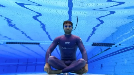 El apneísta croata, Vitomir Maricic, durante un entrenamiento, el 4 de octubre de 2025