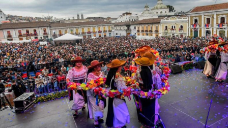 Pregón de Fiestas de Quito en la Plaza de San Francisco en noviembre del 2024.