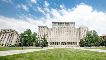 Becas para estudiantes ecuatorianos en China.