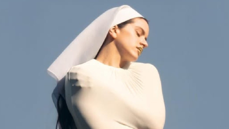 La cantante Rosalía en su álbum 'Lux', lanzado el 7 de noviembre de 2025.