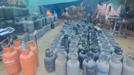 La Policía se incautó de 220 cilindros de gas, pero no hubo detenidos