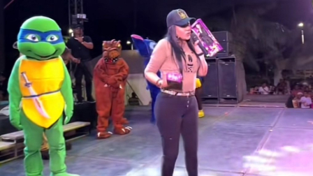 La prefecta del Esmeraldas, Roberta Zambrano, en un evento el 3 de noviembre de 2025.