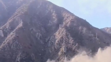 Un puente recién inaugurado en la provincia de Sichuan, en China, colapsó el martes 11 de noviembre del 2025.