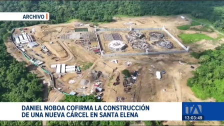 El Gobierno alista la construcción de una prisión de mediana seguridad con capacidad para 15 mil privados de libertad en Santa Elena. El presidente Daniel Noboa confirmó que la obra se levantará en la misma zona donde actualmente funciona la cárcel del Encuentro.

Un reportaje de Ericka Vera