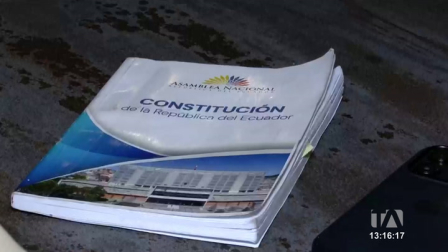 Reducir el número de asambleístas es el objetivo de la pregunta C del referéndum. De aprobarse, la Asamblea Nacional pasaría de 151 a 73 legisladores. Once provincias, incluidas las seis de la Amazonía, contarían únicamente con un representante.

Un reportaje de Carlos Sacoto