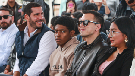 El presidente Daniel Noboa durante la presentación del proyecto 'Casa U' en la Escpoch, en Riobamba.