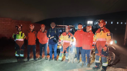Un joven fue rescatado por el Cuerpo de Bomberos de Quito la noche del viernes 14 de noviembre.