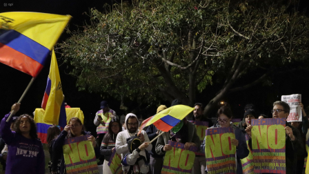 Festejos de simpatizantes por el No, en el sector de la Avenida de los Shyris y Naciones Unidas.