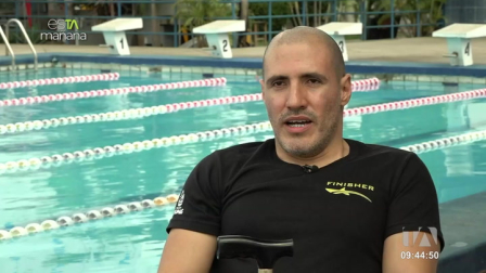 Gabriel Aguirre, deportista ecuatoriano, no se deja vencer a pesar de sus limitaciones físicas y se ha convertido en un gran ejemplo para la natación en aguas abiertas.