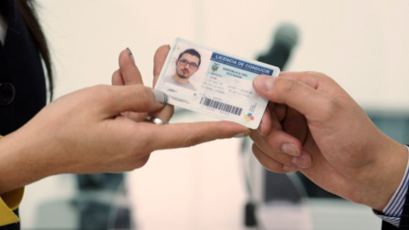 La licencia de conducir es un documento obligatorio para poder conducir en Ecuador