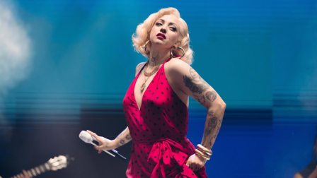 Mon Laferte es una cantante y compositora chileno-mexicana