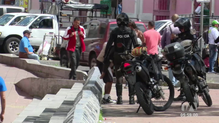 Un hombre murió tras ser apuñalado en el sector de La Loma Grande, en Quito. Según la Policía, la víctima habría fallecido luego de una riña callejera y se trataría de una persona en situación de calle.

Un reportaje de Gustavo Jaramillo